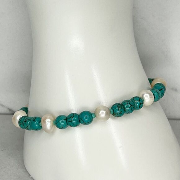 Faux Turquoise Faux Pearl Beaded Screw Clasp Bracelet - Picture 6 of 8